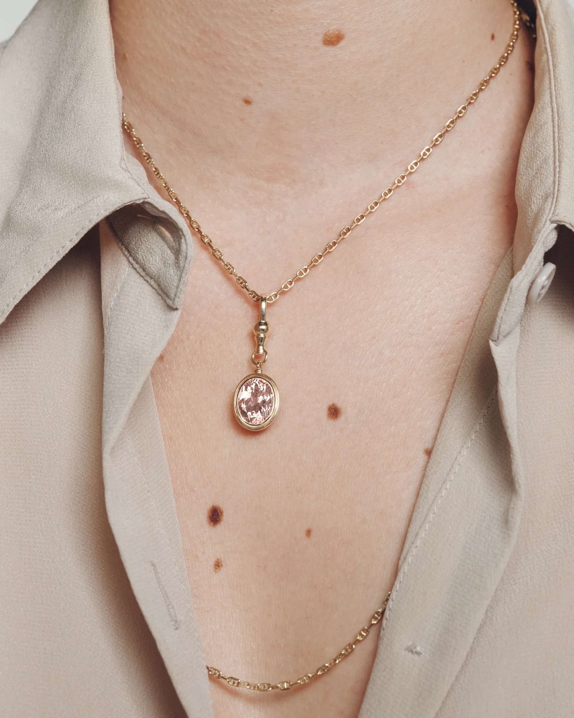 Uma Morganite Pendant Solid Gold - Image 2