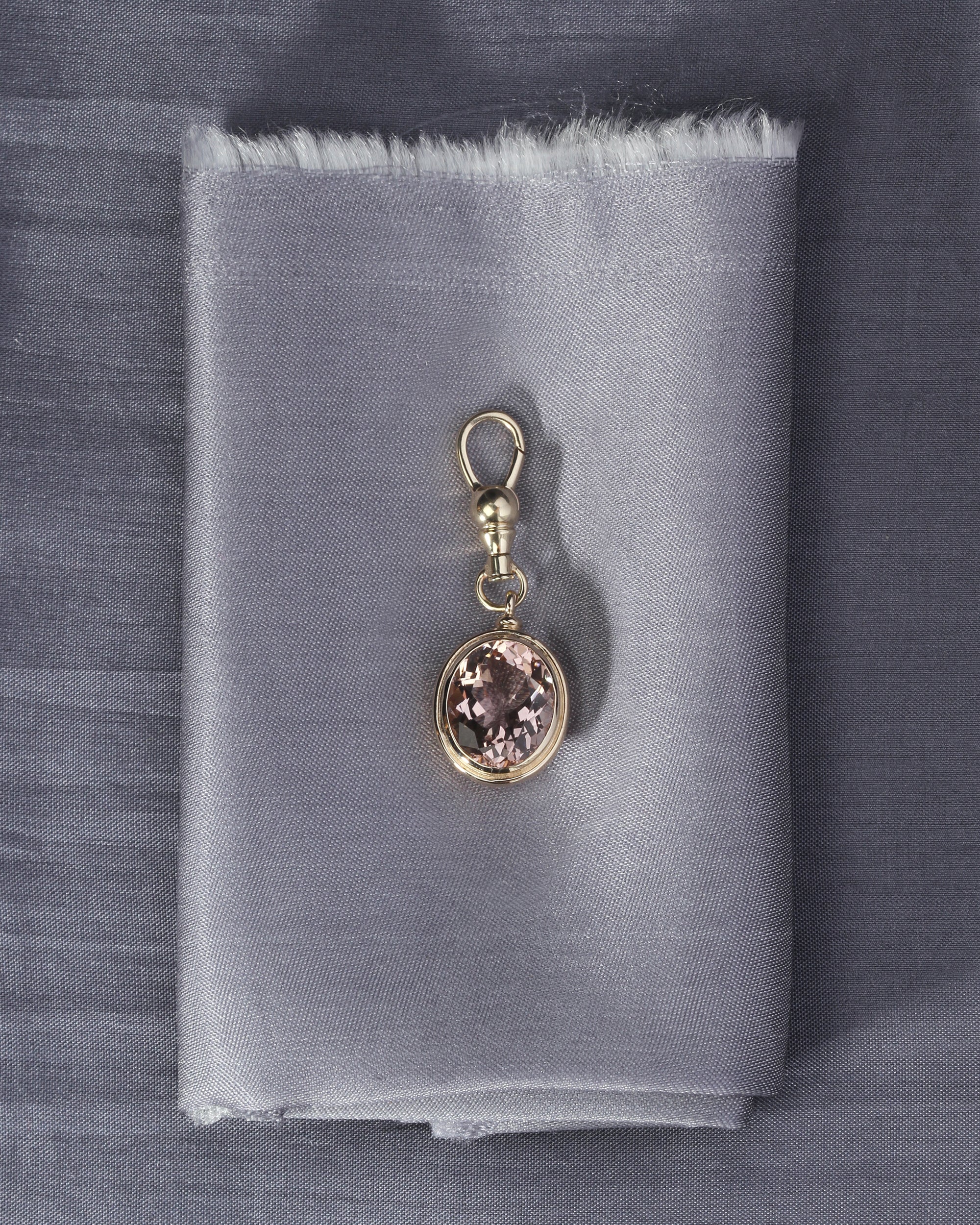 Uma Morganite Pendant Solid Gold - Image 3