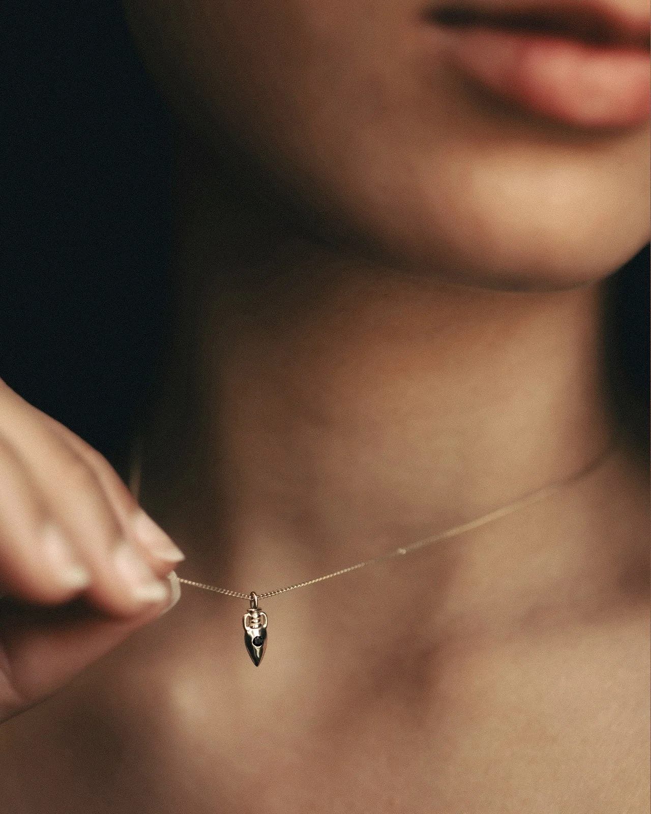 Urn Necklace Black Diamond Solid Gold - Image 2