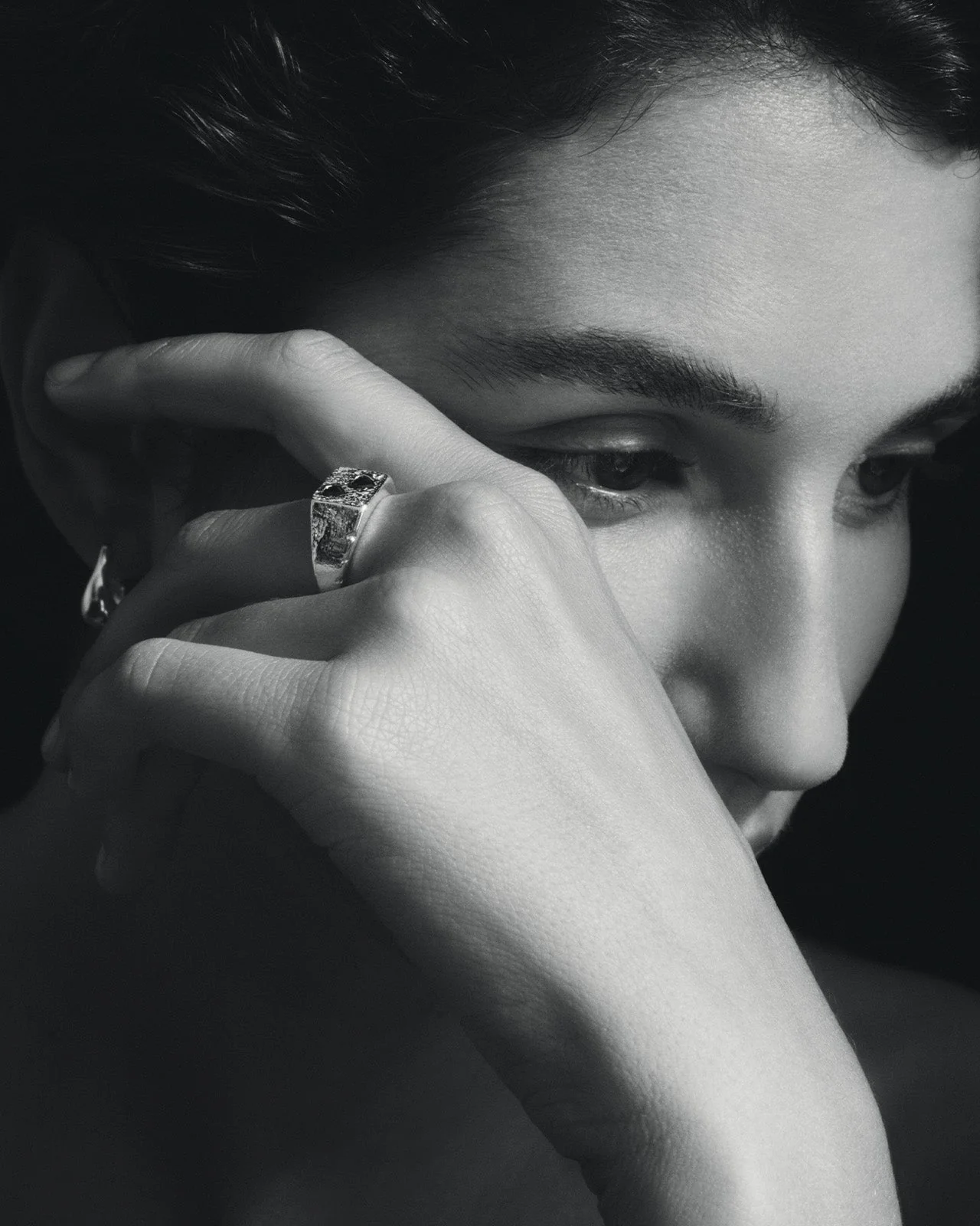 Venus Signet Ring Silver - Image 5