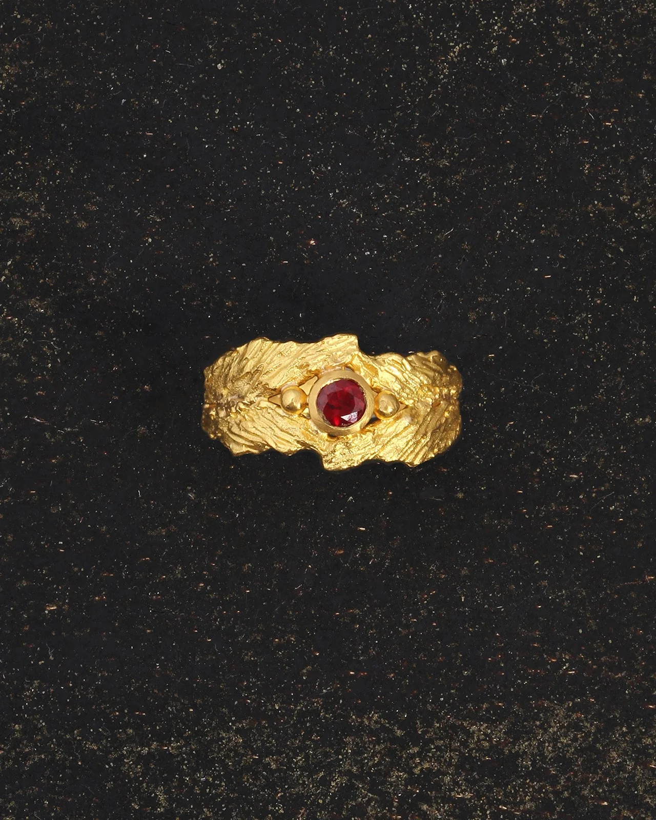 Verbena Wide Ring Ruby Solid Gold - Image 3