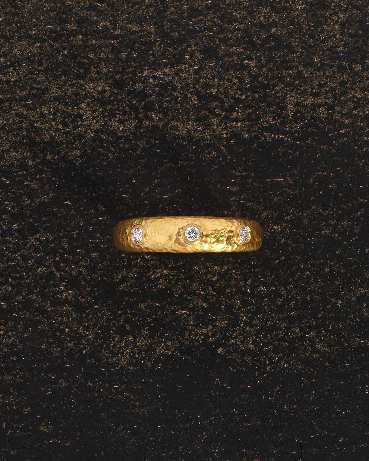Vesper Hammered Ring Diamond Solid Gold - Image 2