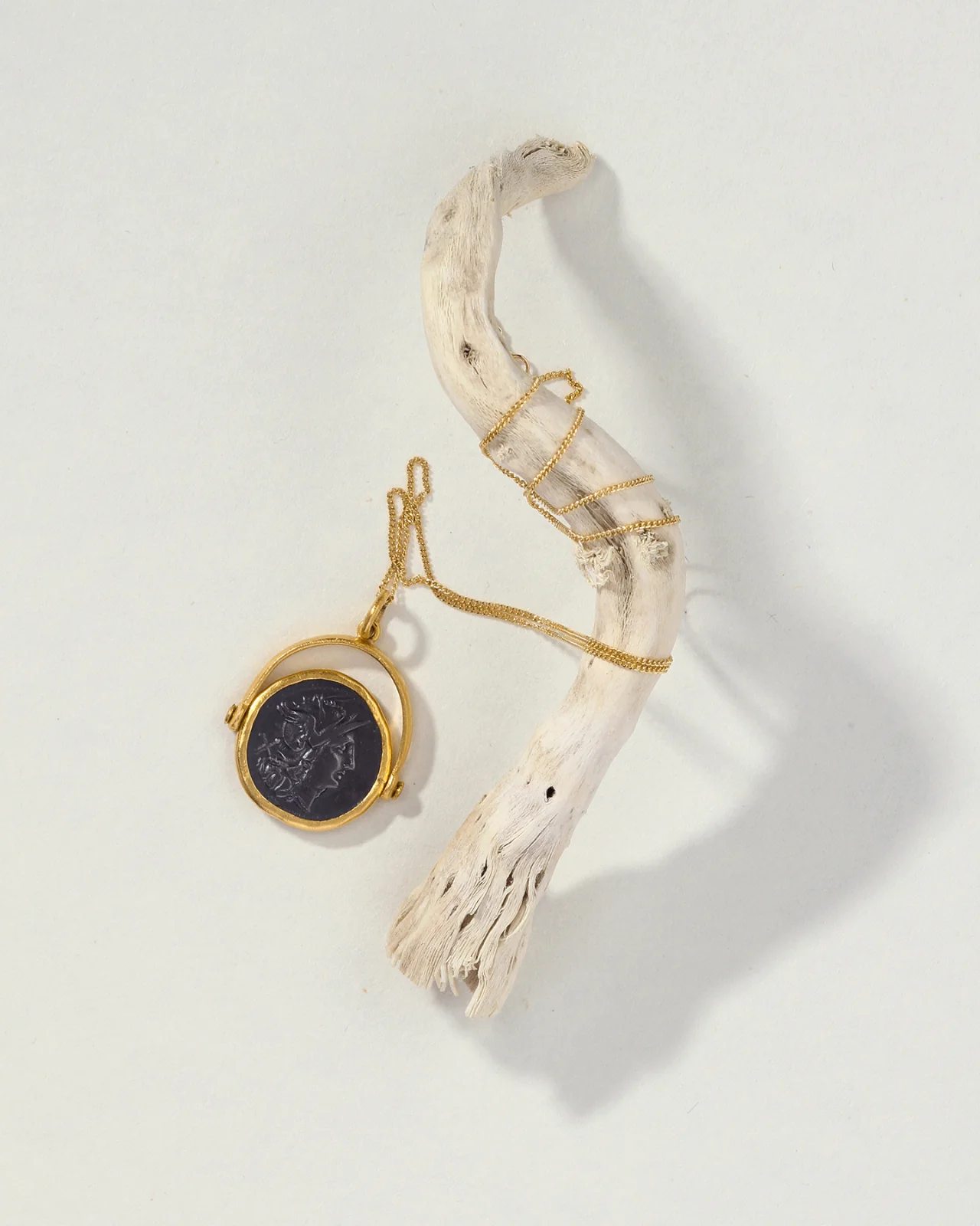 Victory Necklace Solid Gold - Image 4